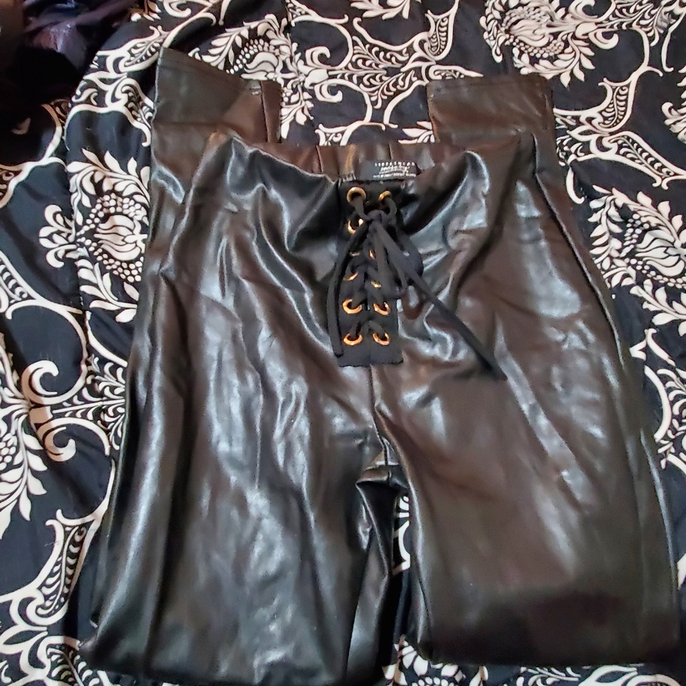 7 mixed pants 😀 - Picture 1 of 3